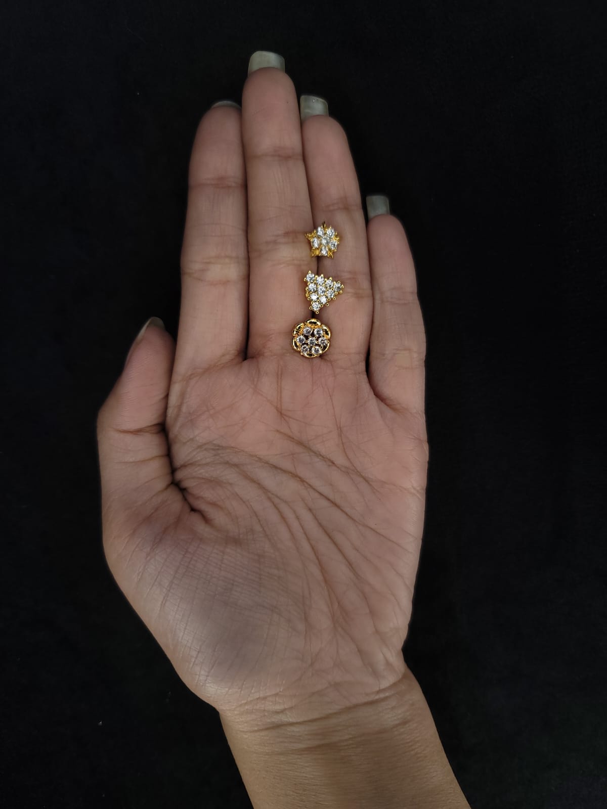 Elegant Fancy Nosepin for Pierced Nose – Openable Screw Lock