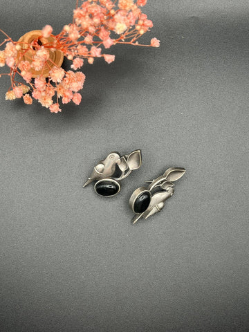 Parrot stone