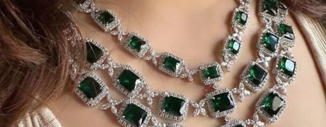 A range of fashion online jewelry in Pakistan