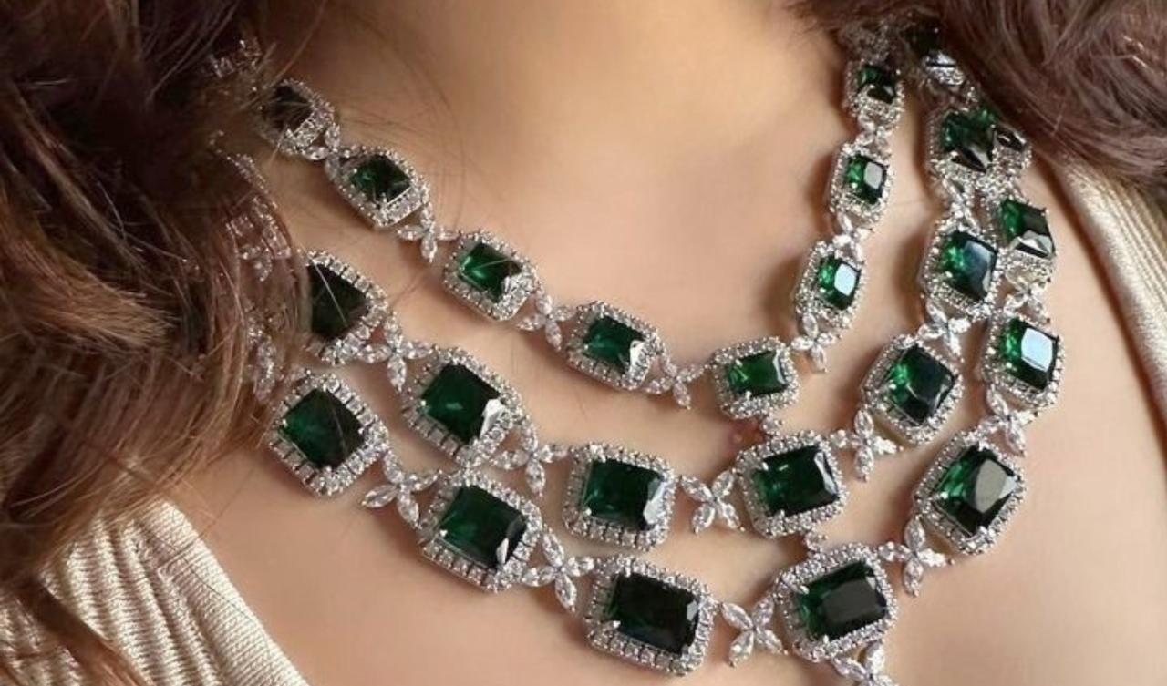 A range of fashion online jewelry in Pakistan